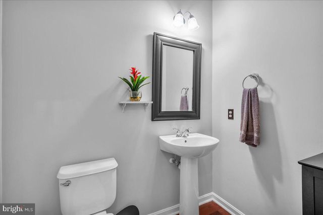 10 WESTFORD DR, Medford, NJ 08055