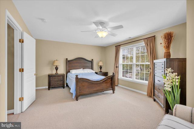 10 WESTFORD DR, Medford, NJ 08055