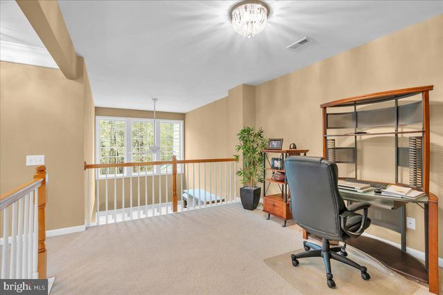 10 WESTFORD DR, Medford, NJ 08055