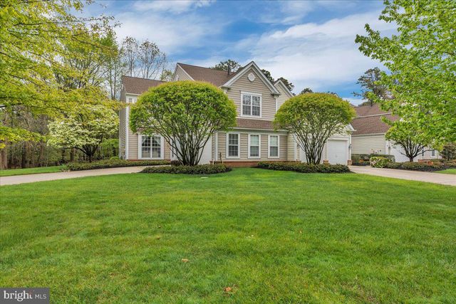10 WESTFORD DR, Medford, NJ 08055