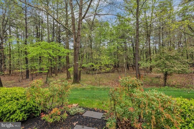 10 WESTFORD DR, Medford, NJ 08055
