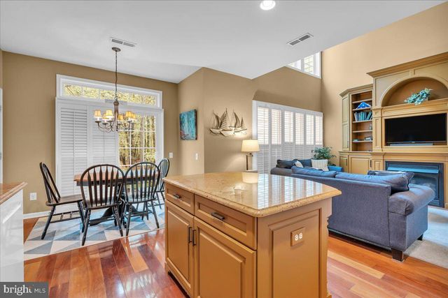 10 WESTFORD DR, Medford, NJ 08055