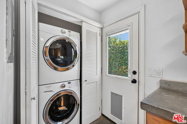 816 N Mansfield Avenue, Los Angeles, CA 90038