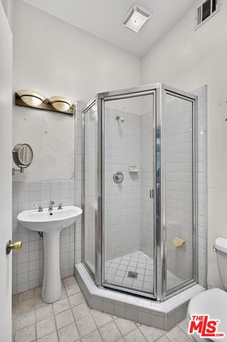 816 N Mansfield Avenue, Los Angeles, CA 90038