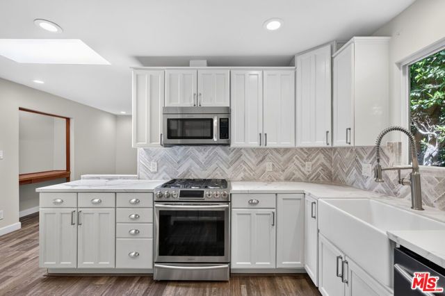 816 N Mansfield Avenue, Los Angeles, CA 90038