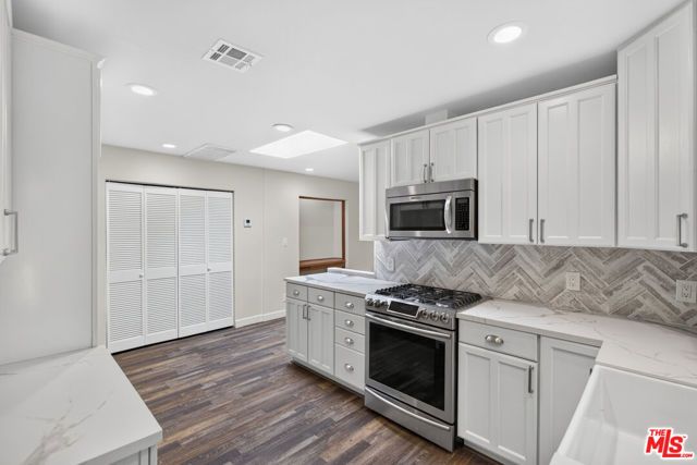 816 N Mansfield Avenue, Los Angeles, CA 90038