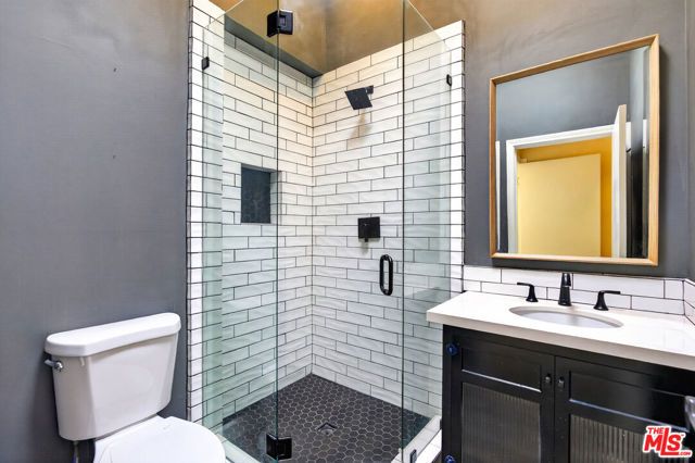 816 N Mansfield Avenue, Los Angeles, CA 90038