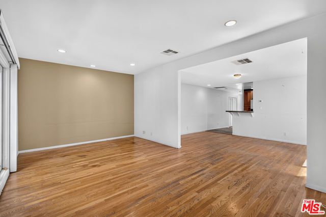 816 N Mansfield Avenue, Los Angeles, CA 90038
