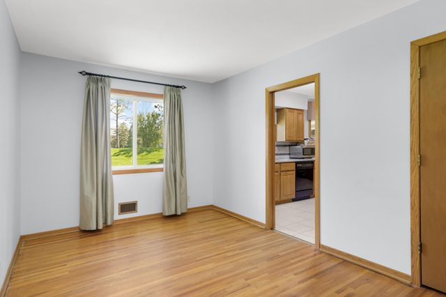 70 Kingsview Lane N, Plymouth, MN 55447
