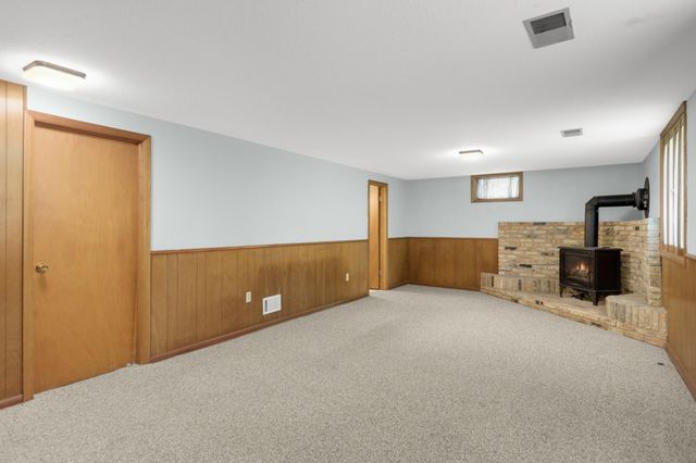 70 Kingsview Lane N, Plymouth, MN 55447