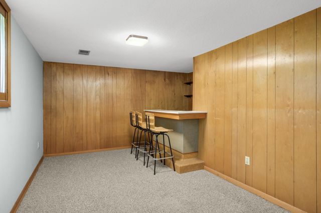 70 Kingsview Lane N, Plymouth, MN 55447