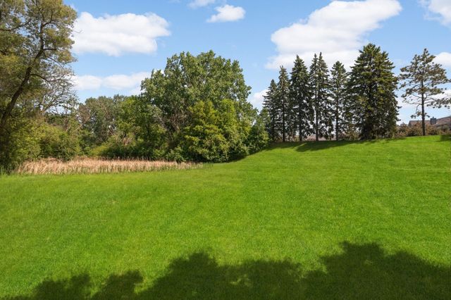 70 Kingsview Lane N, Plymouth, MN 55447