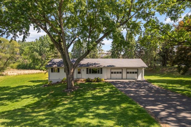 70 Kingsview Lane N, Plymouth, MN 55447
