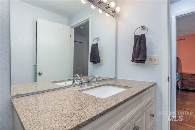 406 Parkhurst Dr., Caldwell, ID 83605