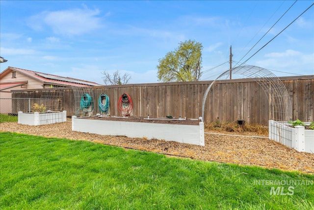 406 Parkhurst Dr., Caldwell, ID 83605