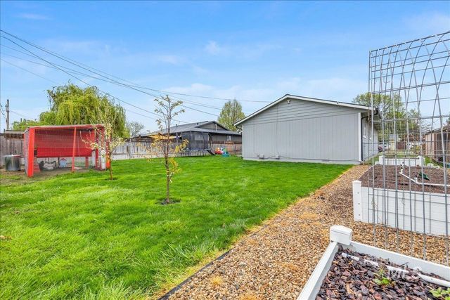 406 Parkhurst Dr., Caldwell, ID 83605