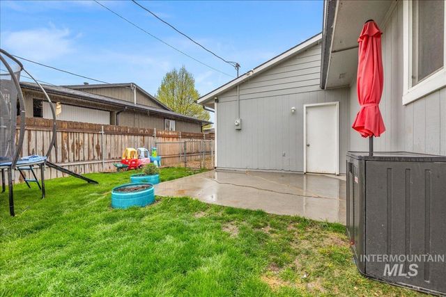 406 Parkhurst Dr., Caldwell, ID 83605