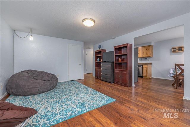 406 Parkhurst Dr., Caldwell, ID 83605