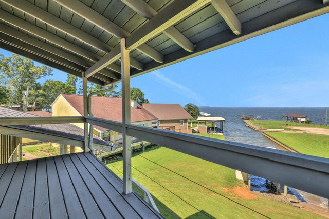 20 Ridgeway Drive, Coldspring, TX 77331