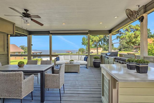 20 Ridgeway Drive, Coldspring, TX 77331