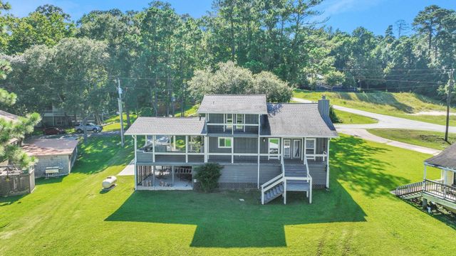 20 Ridgeway Drive, Coldspring, TX 77331