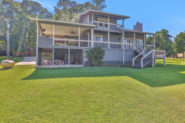 20 Ridgeway Drive, Coldspring, TX 77331