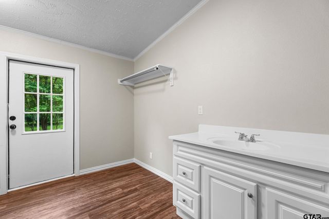 280 S FM 315, Chandler, TX 75758