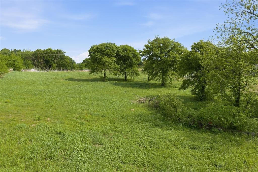 Image 18 of property listing at 9721 Red Gate Ranch Road, Wynnewood, OK 73098