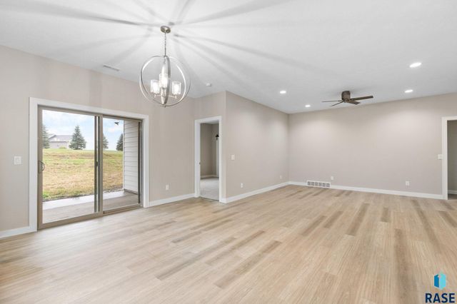 1004 S 6th Ave Avenue, Rock Rapids, IA 51246