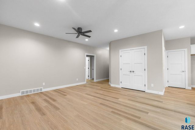 1004 S 6th Ave Avenue, Rock Rapids, IA 51246