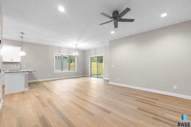 1004 S 6th Ave Avenue, Rock Rapids, IA 51246