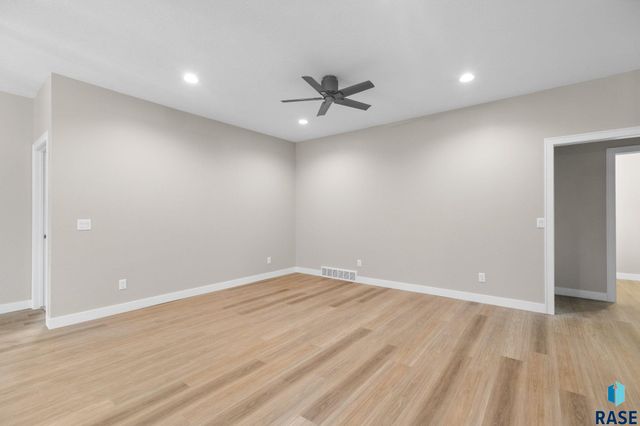 1004 S 6th Ave Avenue, Rock Rapids, IA 51246