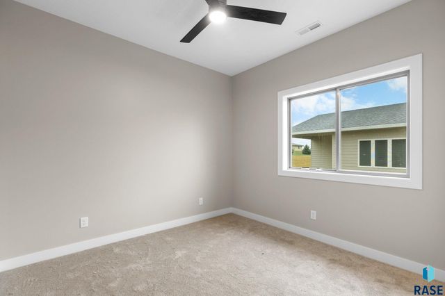 1004 S 6th Ave Avenue, Rock Rapids, IA 51246