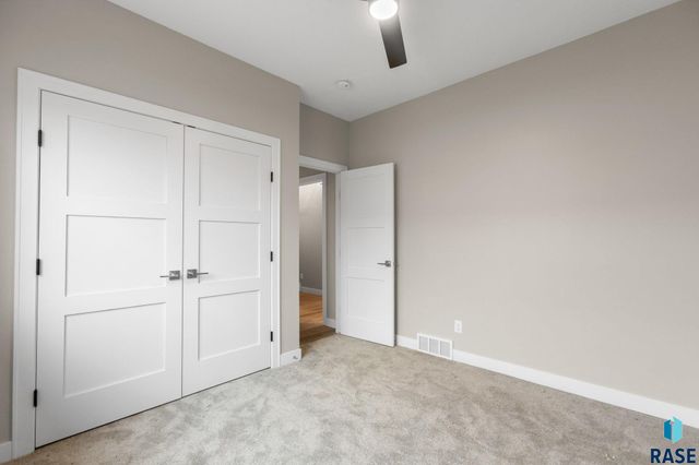 1004 S 6th Ave Avenue, Rock Rapids, IA 51246