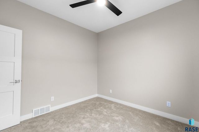 1004 S 6th Ave Avenue, Rock Rapids, IA 51246