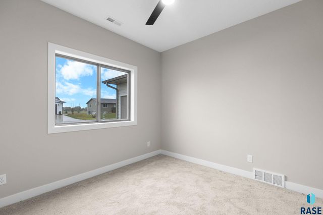 1004 S 6th Ave Avenue, Rock Rapids, IA 51246