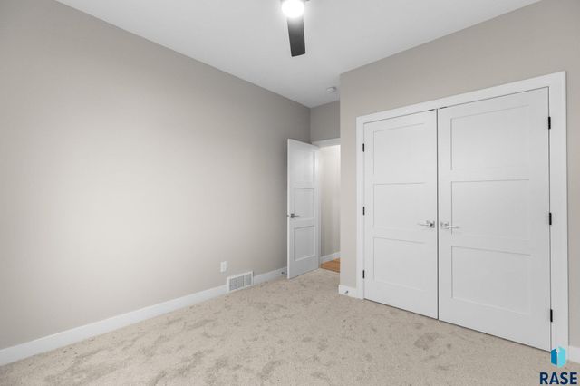 1004 S 6th Ave Avenue, Rock Rapids, IA 51246