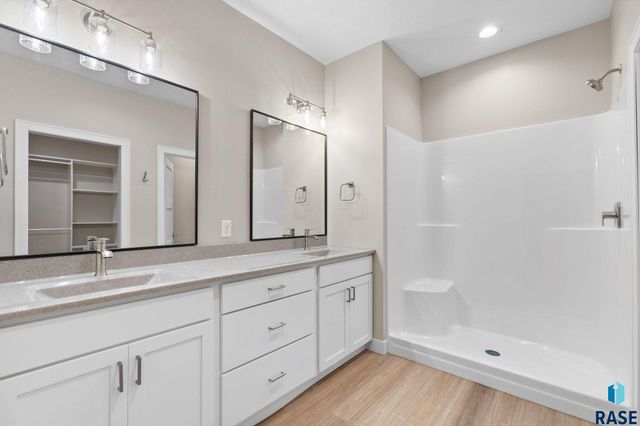 1004 S 6th Ave Avenue, Rock Rapids, IA 51246