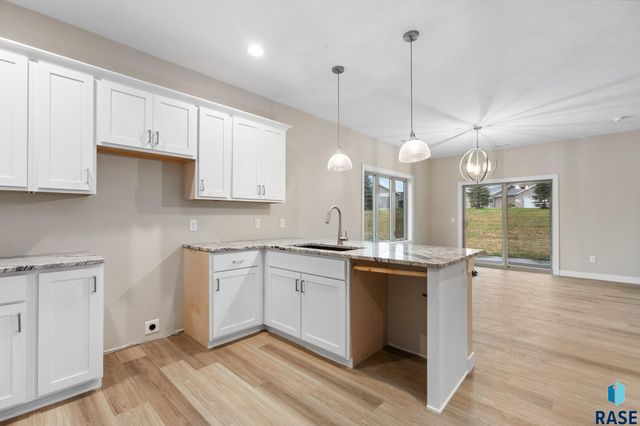 1004 S 6th Ave Avenue, Rock Rapids, IA 51246