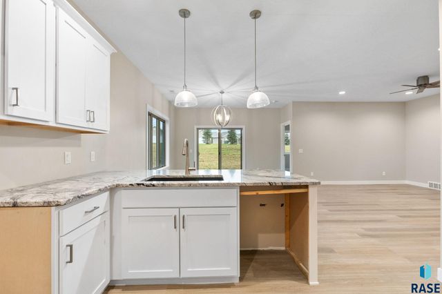 1004 S 6th Ave Avenue, Rock Rapids, IA 51246