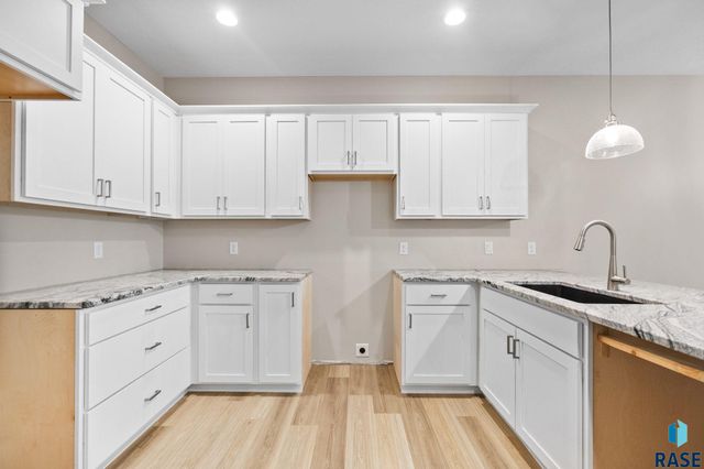 1004 S 6th Ave Avenue, Rock Rapids, IA 51246