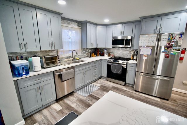 193 Old Road, Sewaren, NJ 07077