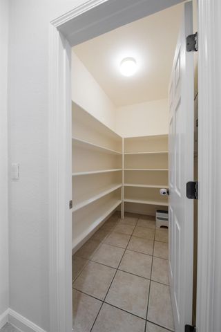 1705 Avignon Ln, Modesto, CA 95356