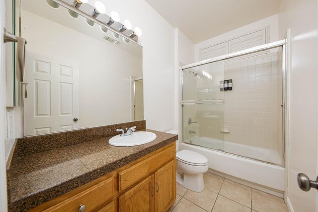 1705 Avignon Ln, Modesto, CA 95356
