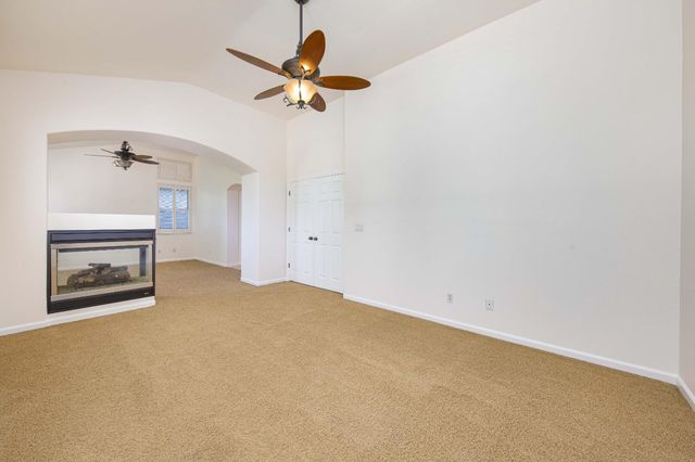 1705 Avignon Ln, Modesto, CA 95356