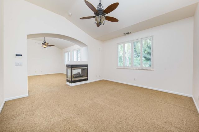 1705 Avignon Ln, Modesto, CA 95356