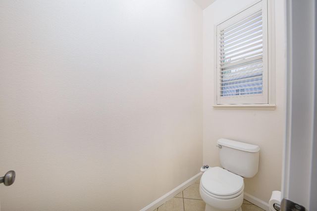 1705 Avignon Ln, Modesto, CA 95356
