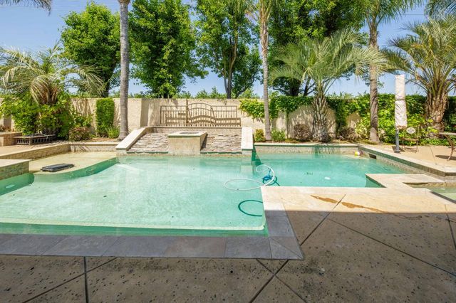 1705 Avignon Ln, Modesto, CA 95356