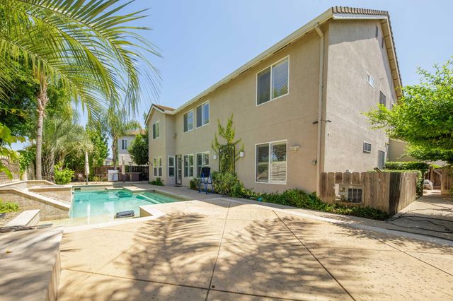 1705 Avignon Ln, Modesto, CA 95356