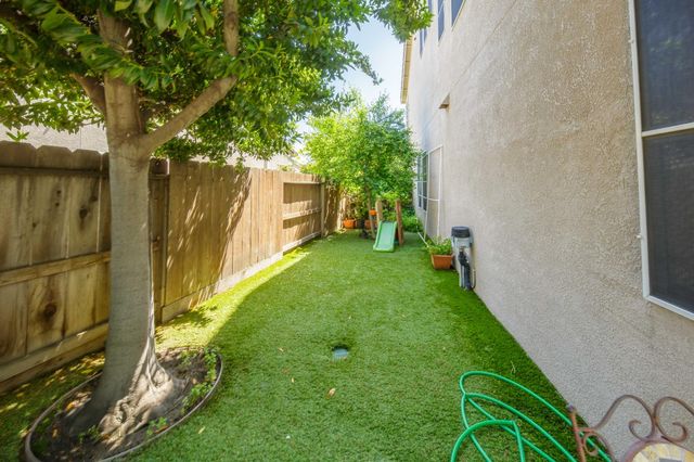 1705 Avignon Ln, Modesto, CA 95356
